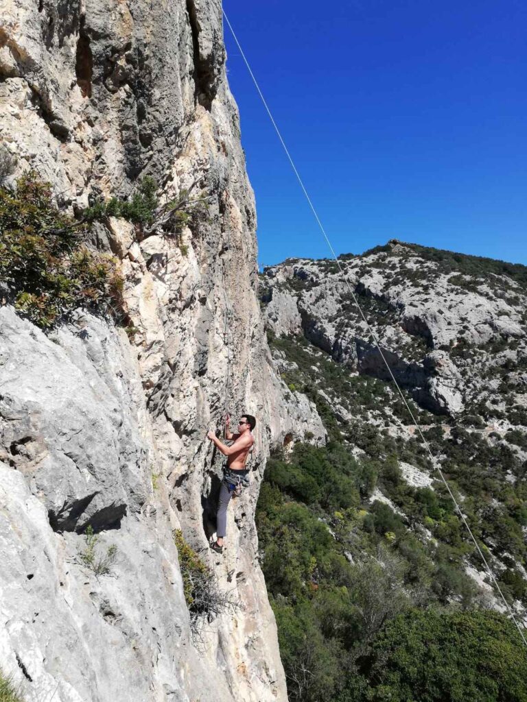 Arrampicare vicino Cala Gonone - Nuovo Settore Alveare 2 d1cc77c5 67aa 4255 a993 340f58ab085e 2