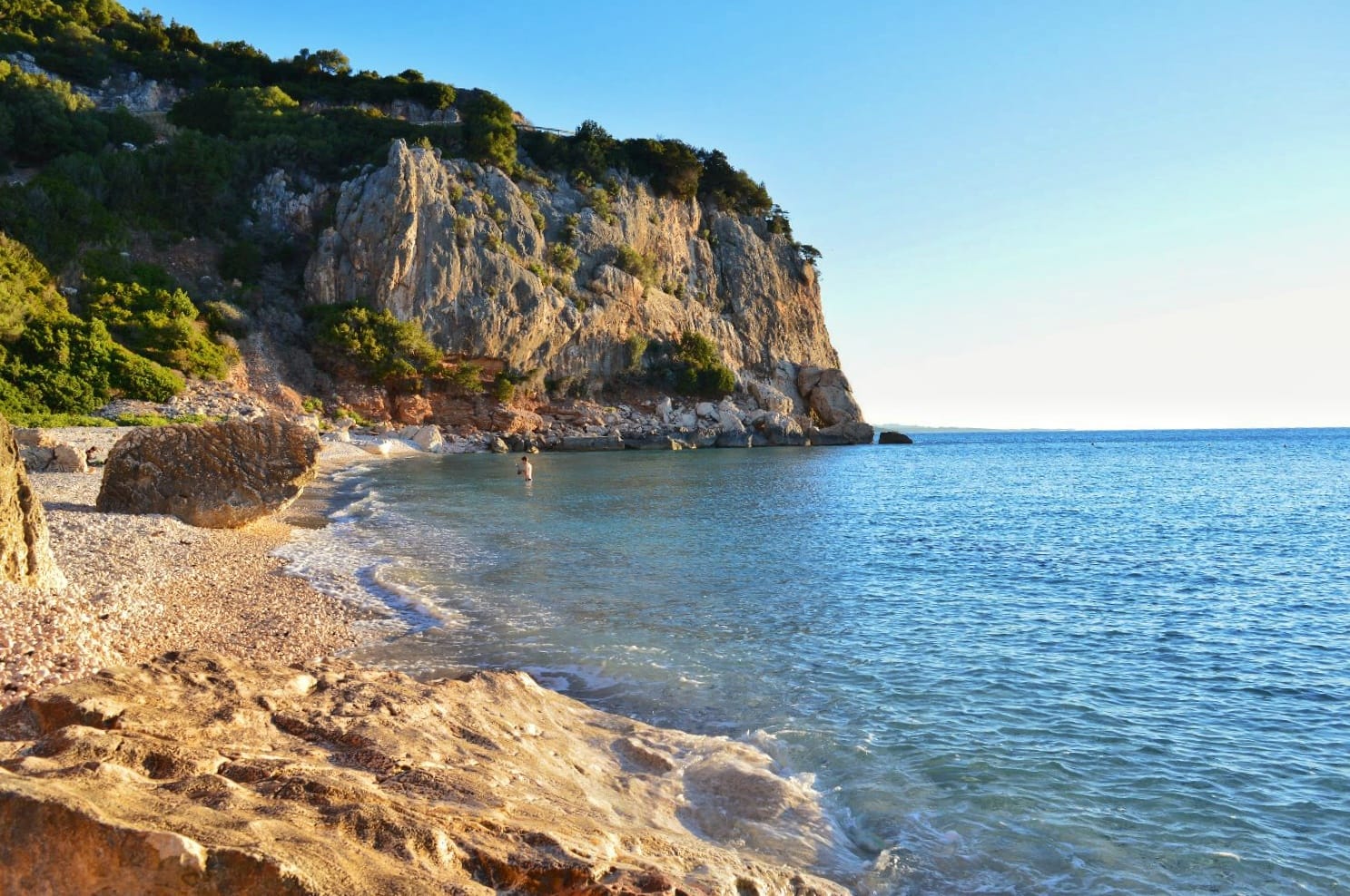 You are currently viewing 5 sea walls for climbing in Cala Gonone
