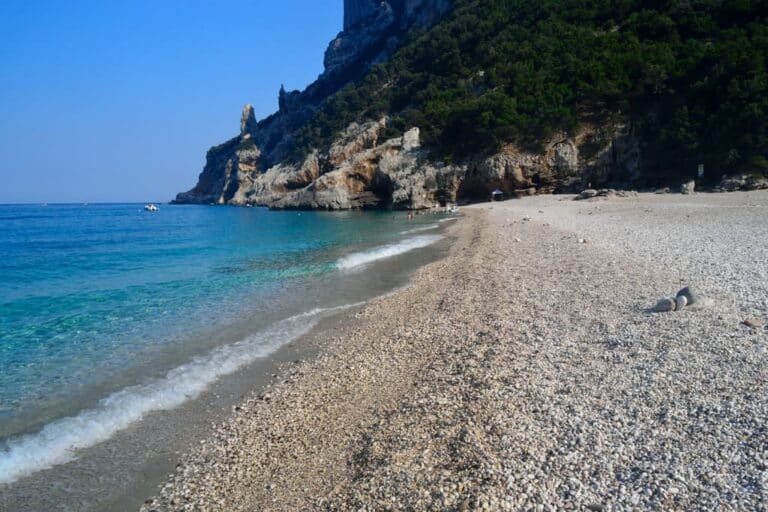 Scopri di pi&ugrave; sull'articolo &nbsp;Cala Sisine, come raggiungere a piedi la spiaggia
